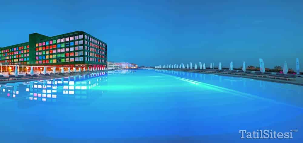 Adam & Eve Hotel (+16) 